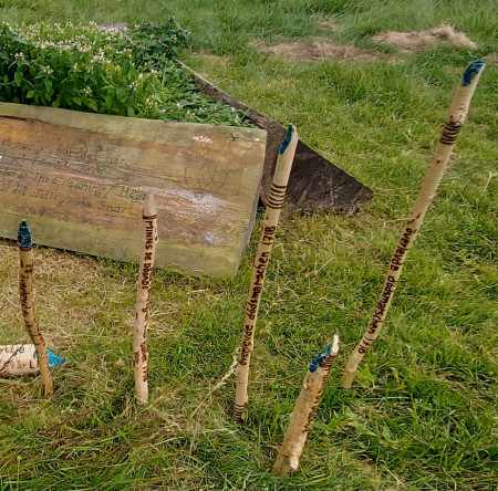 Remember your ancestors, slaughtered in the inventions of vain kings  © Foto PLE